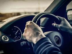 چه نکات ایمنی در هنگام رانندگی باید رعایت شود؟